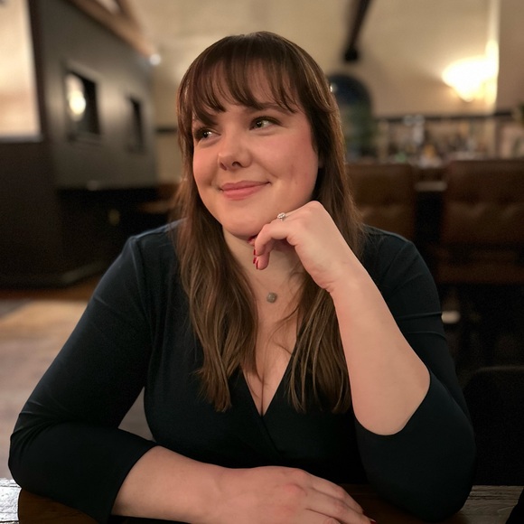 Meet your Posher, Lexy - Picture 3 of 4